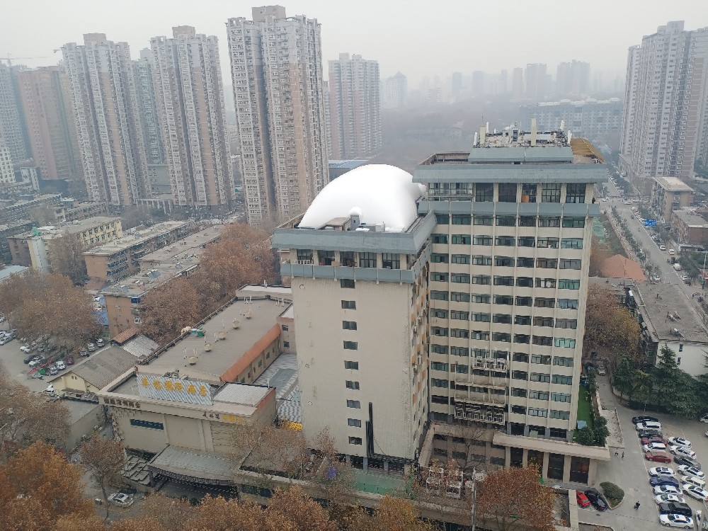 楼顶麻豆AV一区二区体育馆是一种新型的体育场馆建筑，在未来的发展中有着广阔的前景